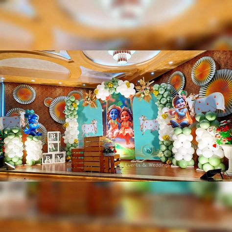 Krishna Theme Babyshower Decoration 🦚 Decor by @v.n_events / 9328721781 #vnevents #krishanathemebabayshowerdecor #krishnatheme #babyshower #srimantsanskar #eventplanner Jungle Theam Decoration, Krishna Theme Decoration Birthday, Krishna Theme Decoration, Chhathi Decoration, Indian Baby Shower Decorations, Krishna Birthday, Baby Shower Cake Designs, Peacock Cake, Jungle Theme Birthday Party