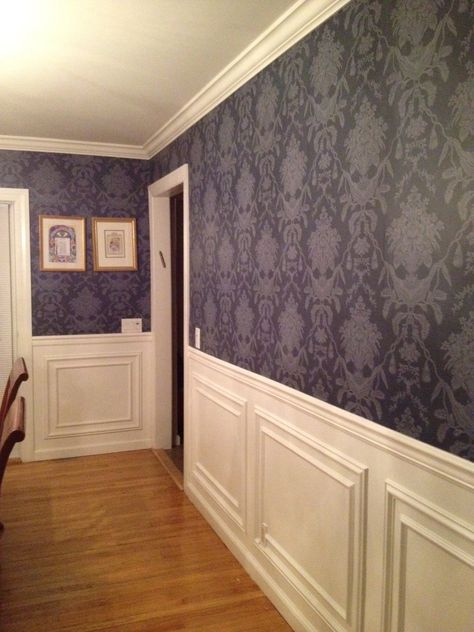 I love my Dining Room.  Navy blue damask wall paper and new moulding.  Paper is Thibaut Hampton Damask. Damask Wallpaper Living Room, Bathroom Wallpaper Navy, Dining Room Navy, Era Victoria, Damask Wall, Wainscoting Styles, Dining Room Wallpaper, Dining Room Blue, Dining Room Combo