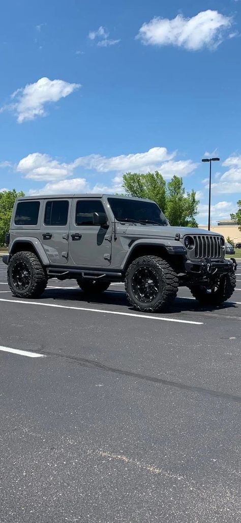 Jeep Driving, Jeep Photos, Custom Jeep Wrangler, Black Jeep, Dream Cars Jeep, Custom Jeep, Offroad Jeep, Dodge Challenger Srt, Last Ride