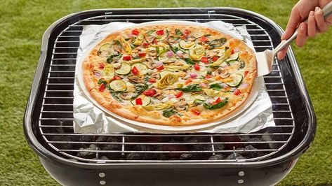 Pizza On Charcoal Grill, Best Bbq Recipes, Dairy Free Pizza, Cheese Alternatives, Veggie Pizza, Grilled Pizza, Dairy Free Cheese, Vegan Sauces, Pizza Bake