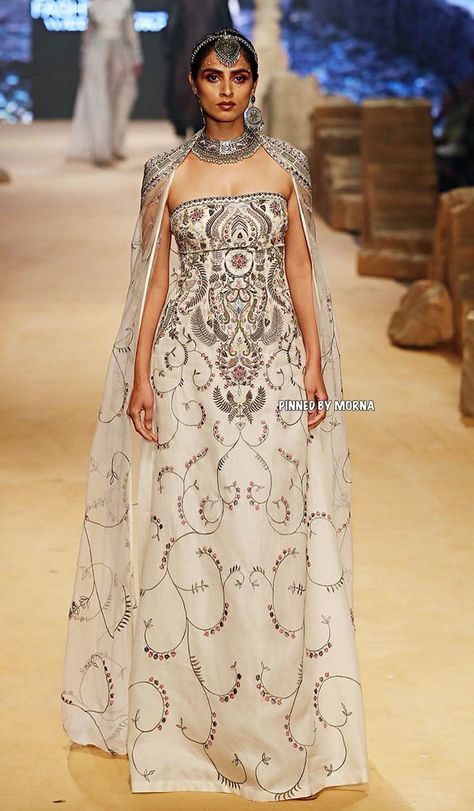 Samant Chauhan - India 🇮🇳 Samant Chauhan, 2021 Outfits, Lakme Fashion Week, Fashion Weeks, Clothing Patterns, Formal Dresses Long, Fashion Week, Textiles, India