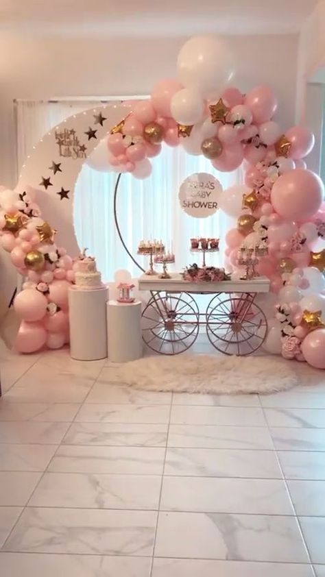 Girl Shower Themes, Twinkle Twinkle Baby Shower, Idee Babyshower, Girl Baby Shower Decorations, Baby Shower Inspiration, Baby Shower Princess, Star Baby Showers, Star Wars Party