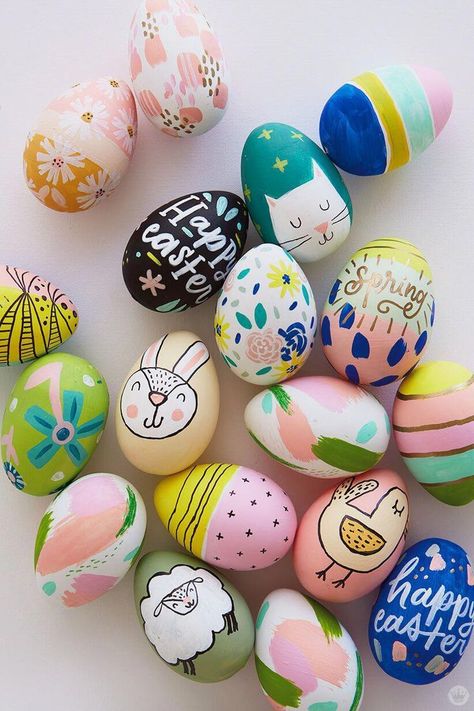 If you are looking for fresh inspiration for your Easter eggs this year, you've come to the perfect spot. Take a look at how Hallmark artists are decorating their eggs, complete with some pro tips! From traditional, to bright and modern, this is the perfect craft to do this Easter, with your kids or just by yourself because it's so much fun! #craftstodo Easter Stuffers, Easter Egg Decorating Ideas, Egg Decorating Ideas, Painted Easter Eggs, Creative Easter Eggs, Modern Easter, Easter Crafts For Adults, Easter Wood Crafts, Easter Stuff