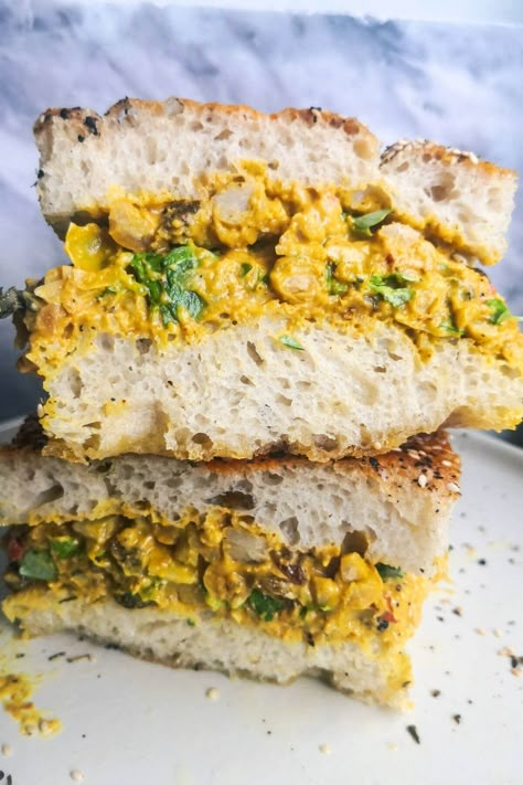 Curried Chickpea Sandwich, Curried Chickpea Salad Sandwich, Curry Chickpea Salad Sandwich, Coronation Chickpea Recipe, Chickpea Sandwich Filling, Chickpea Sandwich Recipes, Poolside Sandwiches, Coronation Chickpea, Vegan Sandwich Ideas