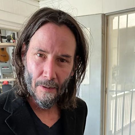 Lee Min Ho Pics, Keanu Reeves Pictures, Oil Rig Jobs, Keanu Reeves Life, Custom Bass, Keanu Reaves, Super Movie, Keanu Charles Reeves, Photo To Cartoon