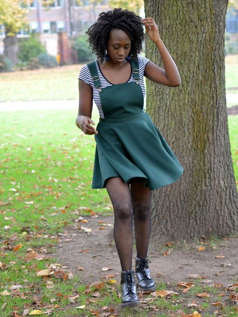 Pinafore Dress with Circle Skirt Drafting Tutorial | Love fashion trends from the 90s? Then you'll love this fun sewing project! Baby Shoes Diy Pattern, Circle Skirt Pattern, Sewing Patterns Free Women, Trendy Sewing Patterns, Skirt Diy, Outfit 2020, Baby Shoes Pattern, Skirt Tutorial, Trendy Sewing