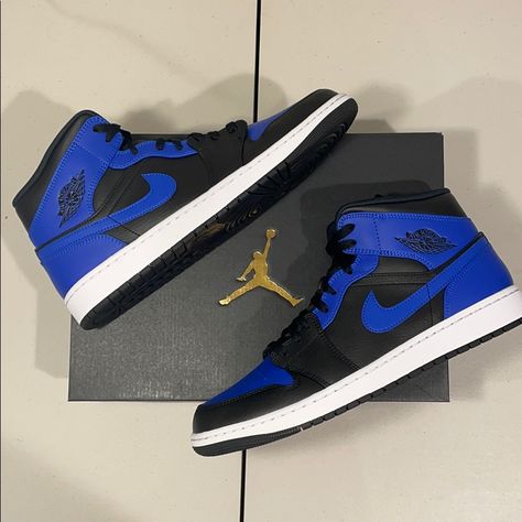 Brand: Air Jordan Style: Jordan 1 Mid Color: “Hyper Royal Colorway” Sizes: 4.5, 5, 5.5, 6 (Grade School), 12.5 Condition: Brand New Never Worn With Box 100% Authentic Will Ship Next Day Released In 2020 Size 4.5, 5, 5.5, 6 Are Grade School Sizes Boys Jordan Shoes, Black And Blue Air Jordans, Nike Air Jordan Aesthetic, Jordans For Boys, Air Jordan Ones, Nike Jordan Air 1, Real Jordans, Jordan 1 Royal, Jordans 1