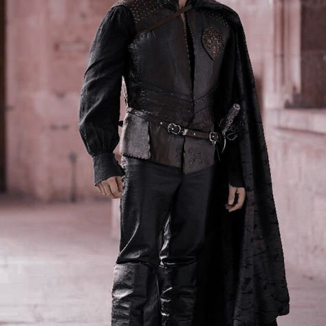 Theif Aesthetic, Medieval Clothing Royal, Medieval Clothing Men, Medieval Fantasy Clothing, Men Outfits Aesthetic, Medieval Outfit, Moda Steampunk, Knight Outfit, Black Outfit Men