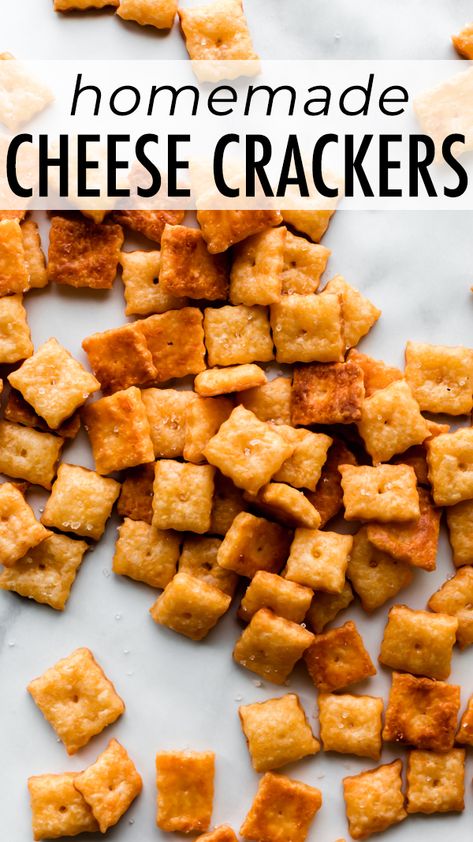 Cheese Itz Recipes, Cheeze Itz, Homemade Cheddar Cheese, Cheese Cracker Recipe, Homemade Snacks Recipes, Homemade Cheese Crackers, Quick Baking, Homemade Crackers, Sally's Baking