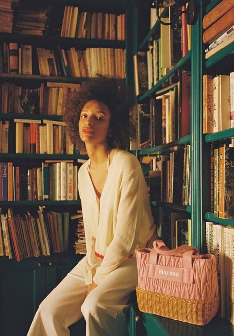 Library Photo Shoot, Spring Editorial, Miu Miu Handbags, Fashion Spring, Fashion Photoshoot, Fashion Shoot, Mom Style, Fashion Photographer, Fashion Magazine