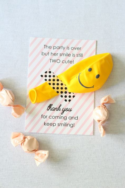 Smiley Face Birthday Treats, Happy Faces Birthday Party, Smiley Face Birthday Party Decorations, Smiley Face Birthday Party Activities, Two Smiley Birthday, Smiley Birthday Party Ideas, Happy Face Theme Party, Smiley Face Pinata, Happy Face Party Favors