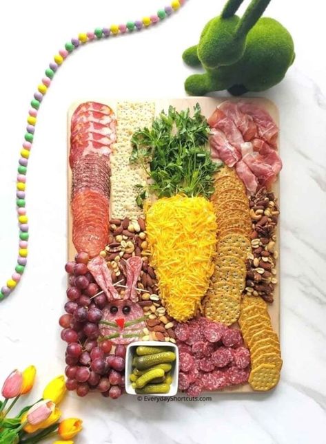 Easter Treat Charcuterie Board, Easter Meat And Cheese Charcuterie Board, Easter Antipasto Platter, Chatcurie Board Ideas Easter, Easter Charcuterie Board Ideas Simple, Easter Themed Charcuterie Board, Easter Brunch Charcuterie Board, Easter Day Ideas, Easter Board Ideas