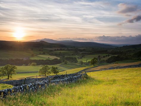 14 pictures of Yorkshire that are so beautiful it hurts  - countryliving.co.uk Yorkshire Day, Yellowstone Vacation, Scenery Photography, Scenic Photography, British Countryside, Dresses Simple, Yorkshire Dales, Rural Landscape, West Yorkshire