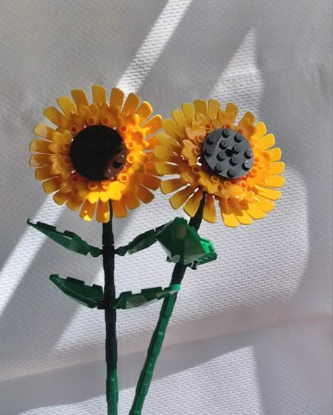 Sunflower Aesthetic Decor, Lego Sunflower Aesthetic, Lego Sunflower, Lego Flowers Aesthetic, Lego Botanical, Lego Van, Lego Room Decor, Breakup Gift, Lego Flowers