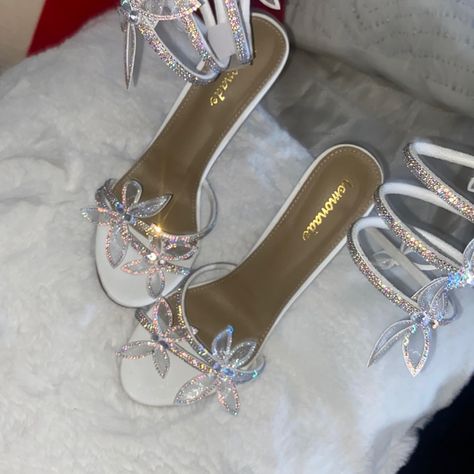 I Am Selling These Heels! Super Cute Never Worn, New, And Besutiful. Silver Butterfly Heels, Quinceanera High Heels, Quinceanera Shoes Heels, Shoes For Homecoming, Sparkly Heels Prom, Quinceanera Heels, Baddie Shoes, Hoco Heels, Gold Prom Shoes