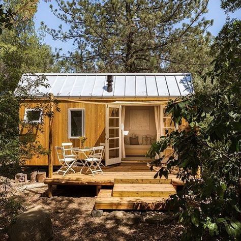 Cheap Tiny House, Off Grid Tiny House, Beautiful Small Homes, Tiny House Swoon, Modern Deck, Tiny House Builders, Tiny House Interior Design, Contemporary Exterior, Tiny House Listings