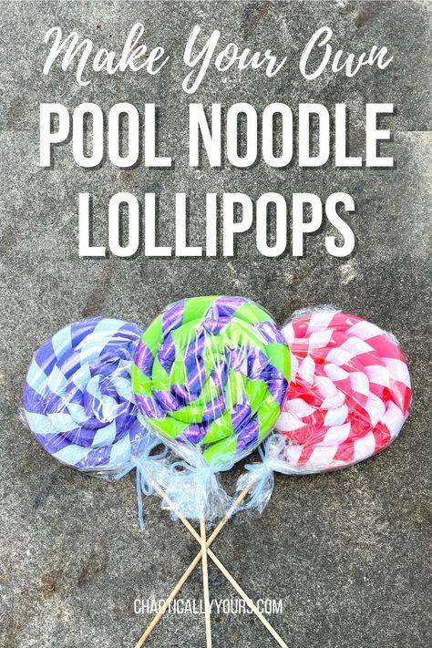 Make pool noodle lollipops in a few easy steps with just a handful of items that you can easily find at your local store or online. How To Make Lollipops, Pool Noodle Halloween, Lollipops Diy, Lollipop Decorations, Candy Decorations Diy, Pool Noodle Crafts, Giant Lollipops, Swirl Lollipops, Christmas Lollipops