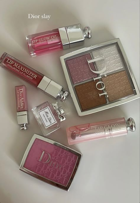 Προϊόντα Apple, Expensive Makeup, Drømme Liv, Flot Makeup, Makeup Bag Essentials, Dior Addict Lip, Gloss À Lèvres, Fancy Makeup, Makeup Needs