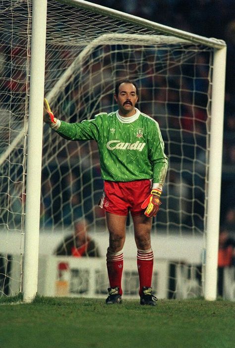 Bruce Grobbelaar of Liverpool in 1989. Bruce Grobbelaar, Lfc Players, 1989 Shirt, Liverpool Fc Team, Liverpool Goalkeeper, Liverpool Champions, Liverpool Legends, Liverpool Wallpapers, Liverpool Team