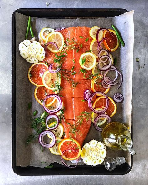 Roasted Salmon Recipes, Citrus Salmon, Nicoise Salad Recipe, Cherry Salsa, Green Salad Dressing, Bbq Seafood, Smart Oven, Herb Recipes, Salmon Filet