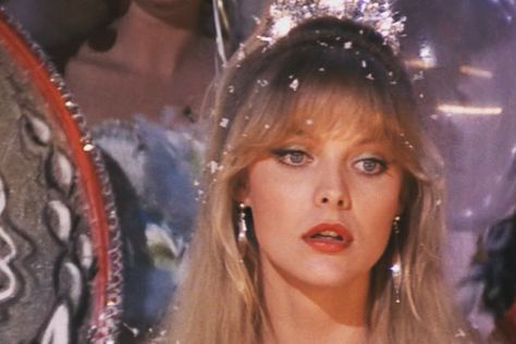 Michelle Pfeiffer (Grease 2, 1982) Grease Movie, Grease Is The Word, Grease 2, Grease Hairstyles, 80s Vibes, 80s Aesthetic, Face Aesthetic, Michelle Pfeiffer, Fringe Hairstyles