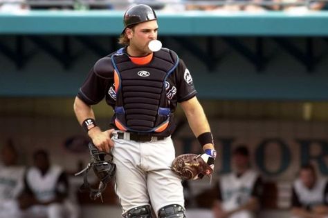 A Tale of Two Pennants: Comparing The 2015 And 2000 New York Mets Mike Piazza Mets, 2000 New York, Ny Mets Baseball, Baseball Catchers, Lets Go Mets, Baseball Legends, Mike Piazza, How Soon Is Now, Baseball Catcher