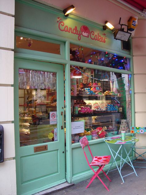 Candy Shops, Oxford Uk, Cute Store, Covent Garden London, Cupcake Shops, Candy Cakes, Attract Customers, Shop Fronts, Sweet Shop