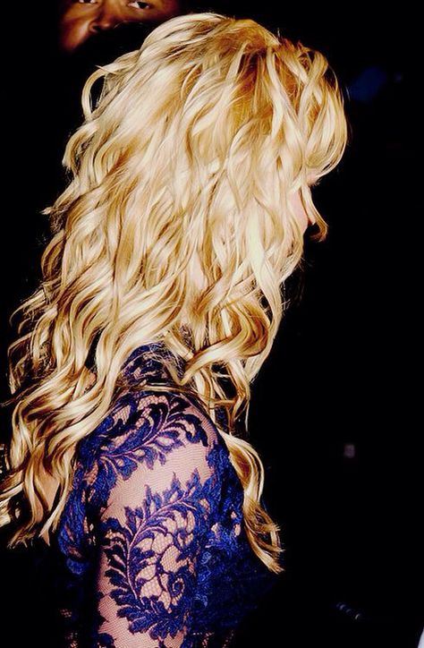 Britney Spears Britney Spears Hairstyles, Britney Spears Hair, Hair Flip, Mtv Video Music Award, Favorite Hairstyles, Hair Envy, American Dream, Spears, Britney Spears