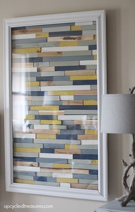 Love this idea! Paint wood shims different colors and then glue them down to create an interesting piece of wood shim artwork! upcycledtreasures.com Artwork Tutorial, Paint Stick Crafts, Make Up Diy, Paint Stir Sticks, Stick Wall Art, Diy Wand, Wall Art Crafts, Upcycled Art, Diy Holz