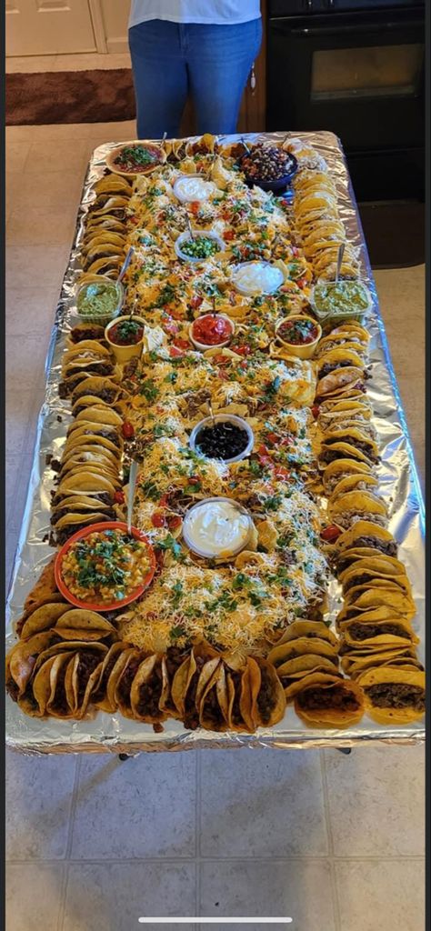 Taco Party Table Display, Mexican Fiesta Grazing Table, Taco And Nacho Bar Parties, Mexican Charcuterie Table Ideas, Mexican Grazing Table Wedding, Taco Bar Grazing Table, Table Taco Bar, Nachos Table Party Ideas, Charcuterie Taco Board Ideas