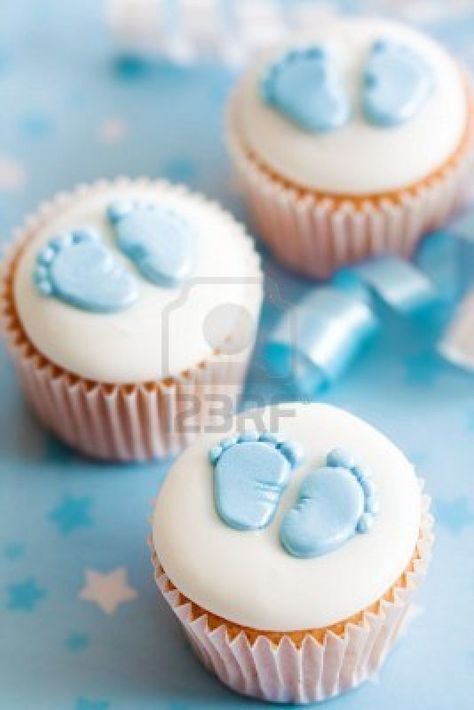 for baby showers Gateau Baby Shower Garcon, Gateau Baby Shower, Boy Baby Shower Ideas, Baby Cupcake, Creative Baby Shower, Chicken Healthy, Torte Cupcake, Health Dinner, Shower Cupcakes