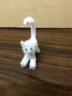 Kitty Crafts For Kids, Things To Do With Pipe Cleaners, Things To Make With Pipe Cleaners, Pipe Cleaner Cat, Pipe Cleaner Dolls, Chenille Stem Animals, Fancy Crafts, Pipe Cleaner Crafts For Kids, Pipe Cleaner Projects