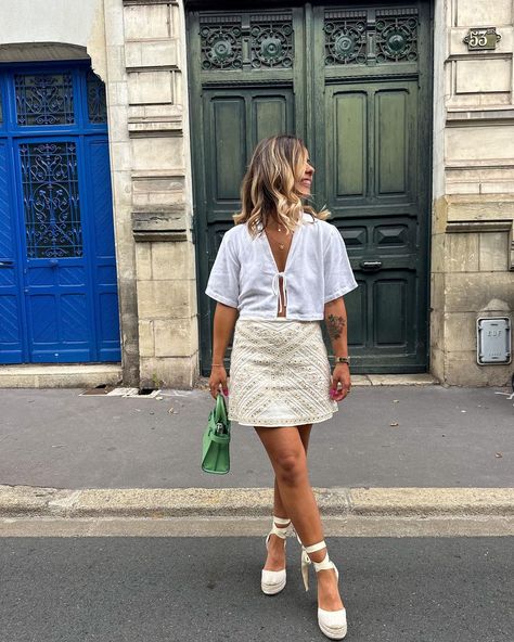 new combo fav 🍦 jupe @zara (ref 7521/268) et espadrille @pullandbear (ref 1800/140), vous aimez ? #outfit #outfitinspiration… | Instagram Heeled Espadrilles Outfit, Espadrilles Outfit Dress, Espadrilles Wedges Outfit, Espadrilles Outfit Summer, Alpargatas Outfit, Espadrilles Outfits, Summer Vacay Outfits, Espadrilles Outfit, Summer Evening Outfit