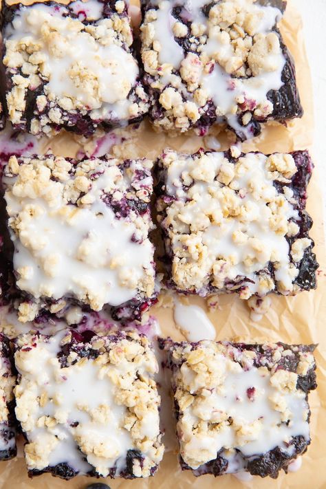 Blackberry Dessert Recipes, Blackberry Pie Bars, Blackberry Oatmeal, Blueberry Crumb Bars, Blackberry Dessert, Crumb Bars, Blackberry Pie, Blackberry Recipes, Easy Oatmeal