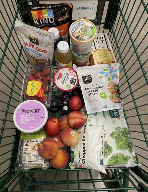 Healthy Grocery Cart, Grocery Cart Aesthetic, Target Cart, Mini Breakfast Food, Healthy Grocery Shopping, Grocery Cart, Organic Snacks, Healthy Grains, Mint Cookies