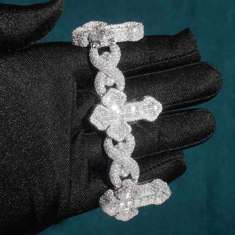 moissanite cross infinity link bracelet 14k hand Diamonds Aesthetic, Moissanite Chain, Iced Out Bracelet, Arte Bob Marley, Moissanite Bracelet, Iced Out, Iced Out Jewelry, Diamond Chains, Dope Jewelry Accessories