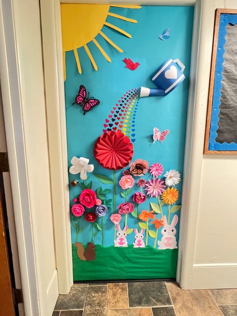 Spring Wall Ideas For Classroom, Spring Decoration Ideas For Classroom, Spring Day Classroom Decor, Spring Wall Display Preschool, Flower Garden Classroom Door, Spring Door Designs Classroom, Garden Theme Kindergarten Classroom, Spring Door Kindergarten, Classroom Door Decorations For Spring