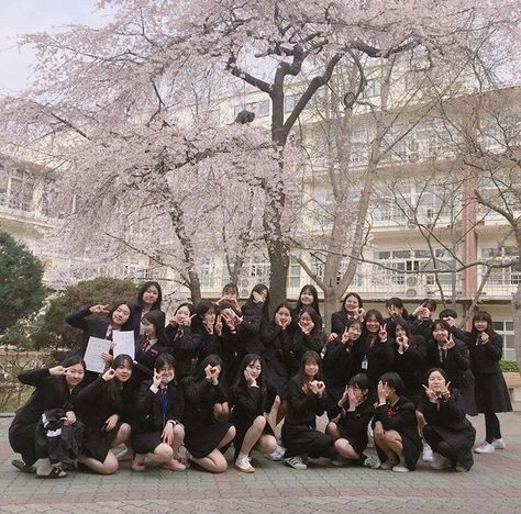 Student Life Aesthetic, School Group Photo, Korean Uniform, Ulzzang Squad, Korea School, Friend Squad, Korea Aesthetic, Korean Friends, Korean Student