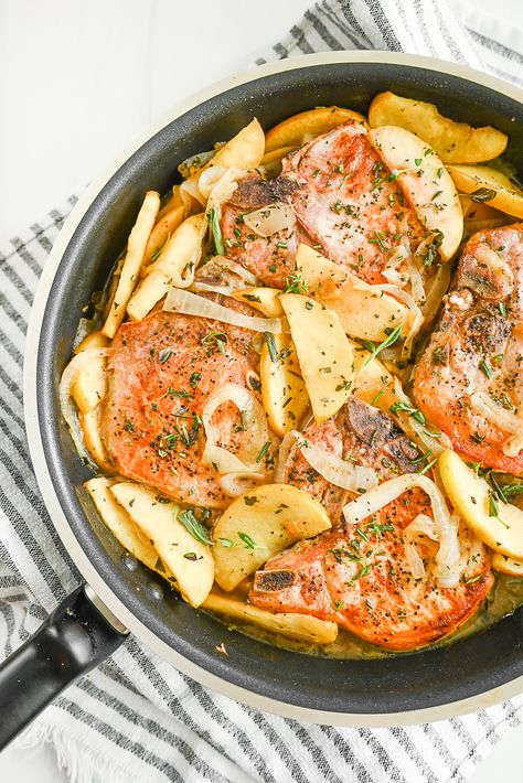 Pork Chops With Apples, Pork Chop Seasoning, Fall Dinners, Apple Pork Chops, Sweet Onions, Juicy Pork Chops, Sheet Pan Dinners Recipes, Fall Dinner, Quick Dinner Recipes