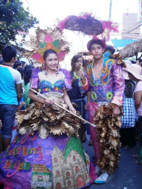 Pahiyas Festival ~ Philippines Pahiyas Festival, Philippine Festivals, Philippines Food, Philippine Art, Festival Costume, Asian History, Exotic Places, Folk Dance, Southeast Asian