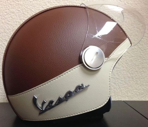 Vespa Helmet, Aesthetic Bike, Vespa Bike, Motorcycle Helmet Design, Classic Vespa, Vespa Sprint, Retro Scooter, Scooter Helmet, Motorised Bike