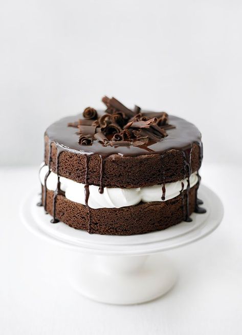 Chocolate sponge cake Chocolate Sponge Cake Recipe, Sponge Cake Decoration, Cake Recipes For Beginners, Sponge Cake Recipe, Victoria Sponge Cake, Chocolate Cake Recipe Easy, Chocolate Sponge Cake, Coffee Granules, Easy Chocolate Cake