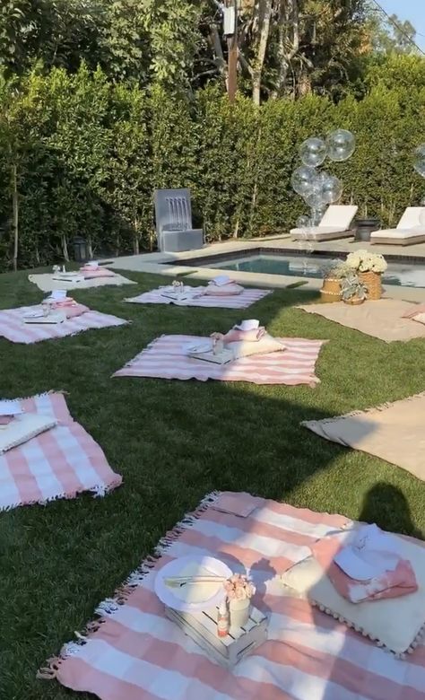 Picnic Baby Showers, Picnic Birthday Party, Backyard Reception, Picnic Inspiration, Backyard Birthday, Pool Birthday, Picnic Birthday, Home Decor Idea, Pool Birthday Party