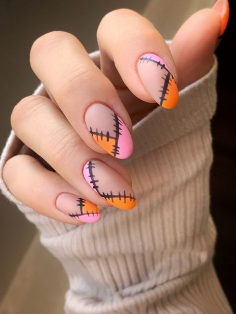 Halloween Stitches Nail Designs, Stitched Nails Halloween, Halloween Nails With Stitches, Halloween Nails By Skin Tone Range, Cute Easy Halloween Nail Designs, Halloween Stitches Nails, Stitch Nails Halloween, Stitches Nail Art, Halloween Stiches Nails