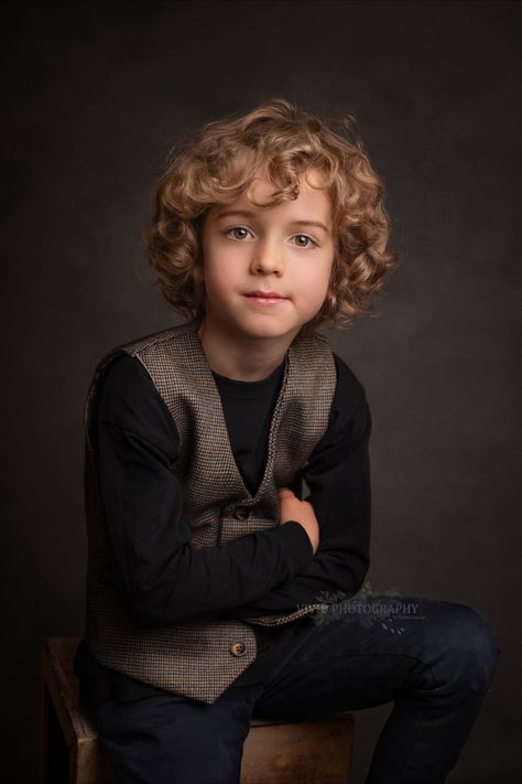 fine art portrait photography Portrait Fine Art Photography, Children Poses Photography, Kids Portrait Ideas, Child Photography Poses, Kids Portrait Studio, Mocha Background, Children Photography Ideas, Kids Photoshoot Ideas, Child Reference