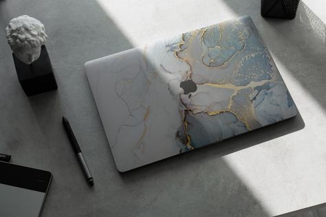 Macbook Skins Aesthetic, Marble Laptop Skin, Macbook Pro Stickers, Macbook Pro Tips, Apple Laptop Macbook, Marble Macbook Case, Custom Macbook, Macbook Pro Skin, Macbook Air 11 Inch