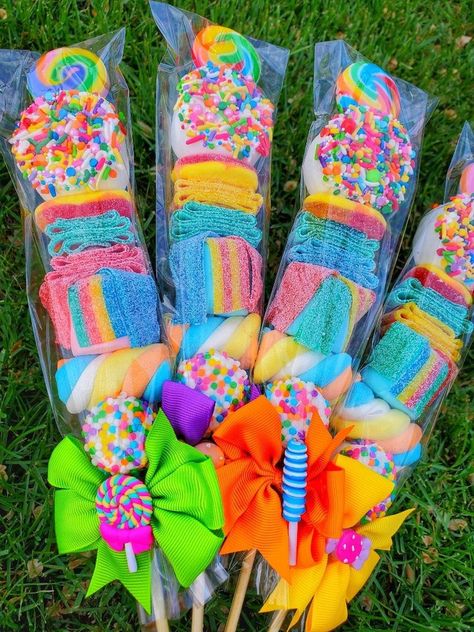 6 EXCLUSIVE XL Birthday Lollipop Candy Kabobs, Candyland, Party Favors, Birthday Treat, Clip Bows - Etsy Candy Theme Pinata, Candyland Party Favors, Candyland Treats, Lollipop Candy Kabobs, Candy Land Birthday Party Ideas, Candy Land Cupcakes, Candyland Birthday Party, Christmas Candyland, Candy Decorations Diy