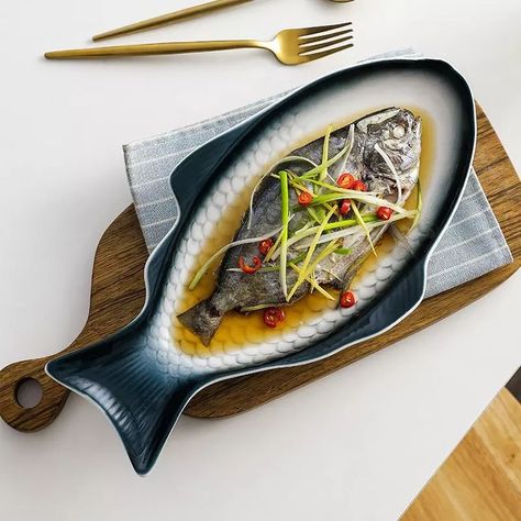 Fish Dish for Restaurant Home Restaurant Plates Ideas Dishes, Ceramic Serving Platter, Restaurant Plates, Spanish Bungalow, Plate Presentation, Fish Platter, Shapes Design, Plate Ceramic, Restaurant Ideas