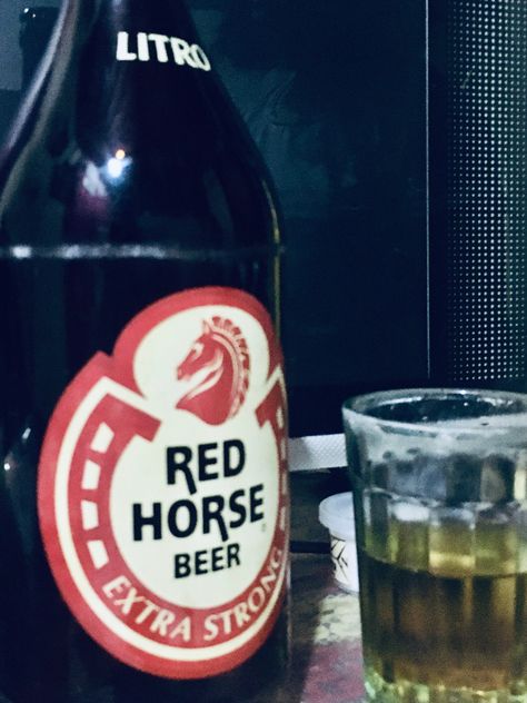 Redhorse Beer, Alcoholic Snapchat, Night Walking Aesthetic, Beer Aesthetic, Walking Aesthetic, Alcohol Pictures, Mobile Cartoon, Drinks Pictures, Alcoholic Drinks Pictures