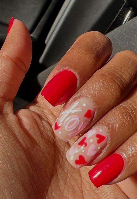 Valentine nails xoxo hearts Cute February Nails Xoxo, Short Valentines Nails Simple, Kids Valentine Nails, Xo Nails Valentines Day, Valentine Nails For Kids, Xo Valentine Nails, Kids Valentines Nails, Valentines Day Nails Xo, Trendy Valentines Day Nails 2024